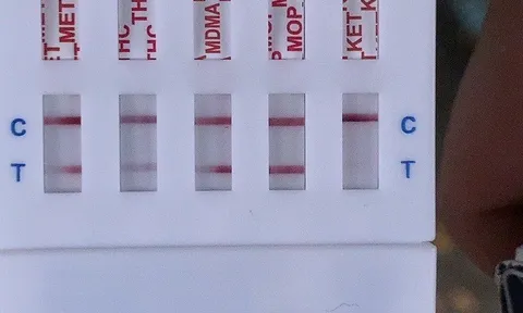 Dùng ma tuý khi sinh nhật bạn, tài xế bị xử phạt 35 triệu, tước bằng lái