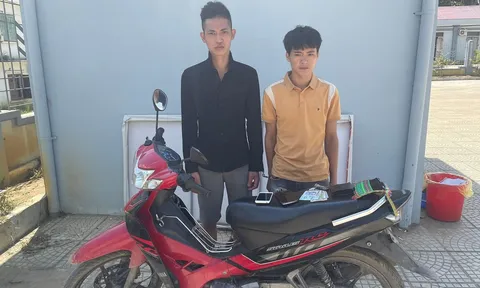 Thấy đường vắng vẻ, 2 nam thanh niên nổi lòng tham cướp giật tài sản