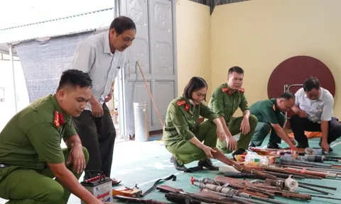 Bắc Kạn: Tiêu hủy lượng lớn súng đạn, kíp, pháo nổ tự chế