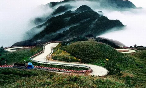 Đèo Thung Khe đẹp kì vĩ đến bất ngờ