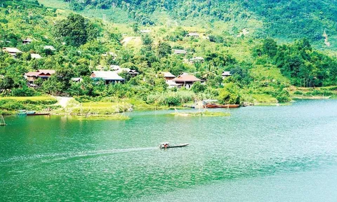 Suối Chiều Tây Bắc