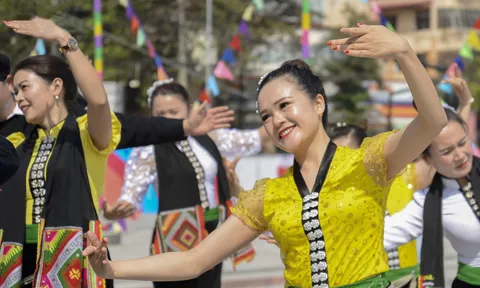 Giữ gìn, bảo tồn di sản nghệ thuật xòe Thái
