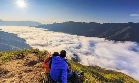 Ngắm biển mây Tây Bắc ở độ cao hơn 2.000 m