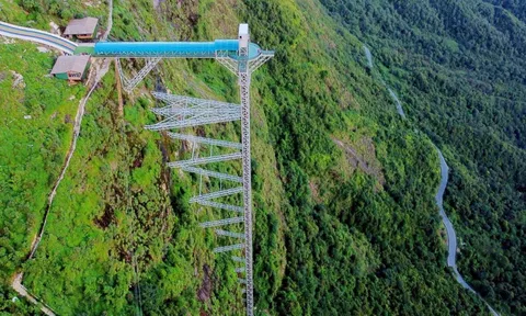 Cầu kính Rồng Mây “Kỳ quan tiên cảnh của đất trời Lai Châu”