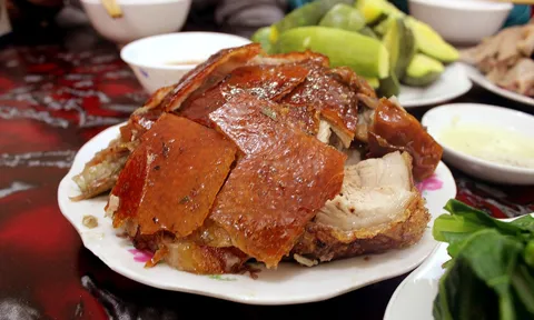Lợn“cắp nách” người Mông - ẩm thực núi rừng Yên Bái