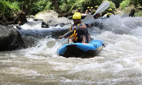 Quảng bá du lịch huyện Đà Bắc thông qua giải đua thuyền Kayak trên sông Đà