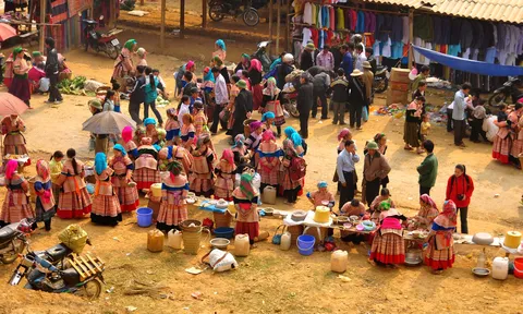 Chợ phiên trên “Cao nguyên trắng”