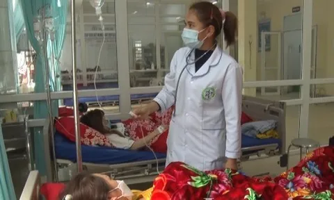 Sa Pa: 5 người bị ngộ độc do ăn phải loại bánh lạ