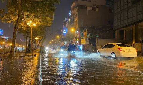 Dự báo thời tiết ngày mai 8.5: Hà Nội có mưa đá, lốc