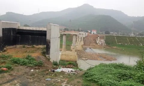 UBND huyện Thanh Sơn bị "phản ánh" cho Công ty Lân Huế xây dựng cầu Vàng, dự án đường gom có dấu hiệu trái quy hoạch?