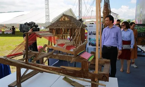 Phiên chợ vùng cao Hòa Bình: Tôn vinh bản sắc văn hóa truyền thống