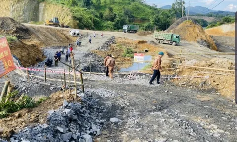 Dân phản đối vì công ty hóa chất Đức Giang làm bừa