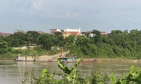 Phú Thọ: Đề nghị xử lý dứt điểm bến bãi không phép hoạt động dưới chân cầu Phong Châu