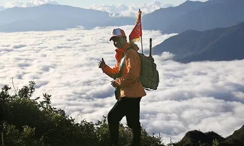 Chinh phục đỉnh Tà Xùa, mãn nhãn với thiên đường “Mây và Gió”