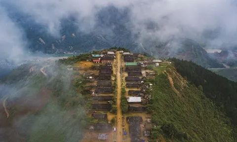 Phố bản trên mây