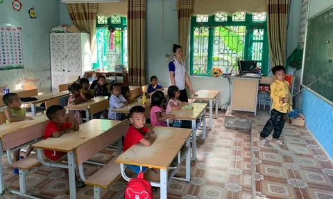 Vùng cao Lai Châu nỗ lực vận động học sinh ra lớp