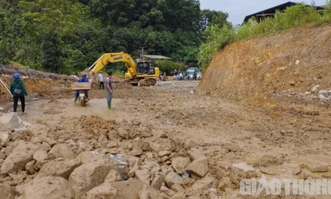 Yên Bái: Dân khốn khổ vì nhà thầu thi công đường ì ạch, mất ATGT