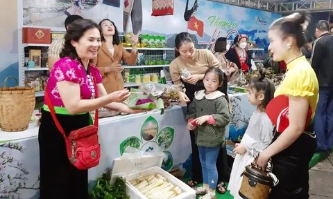 Khai mạc sự kiện du lịch “Sắc màu Sơn La - Tây Bắc”