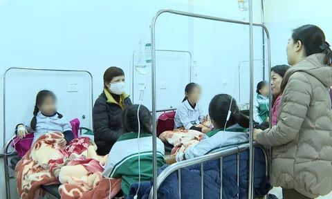 40 học sinh ở Sơn La phải nhập viện sau khi ăn tại buổi ngoại khóa