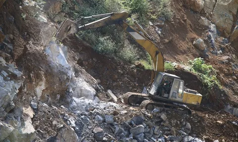 Sơn La: Mỏ đá hết phép vẫn ngang nhiên hoạt động