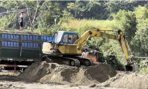 Ít mưa lũ, giá cát xây dựng ở vùng cao tăng chóng mặt