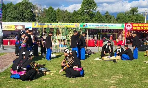 Sắc màu văn hóa các dân tộc rất ít người