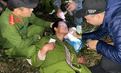 Xuyên đêm tìm kiếm, cứu phi công dù lượn bị nạn