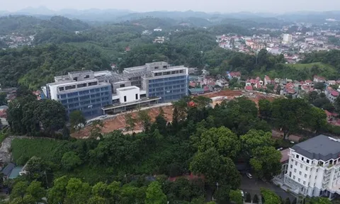 Hình hài trụ sở Tỉnh ủy 350 tỉ đồng trên đỉnh đồi Yên Bái