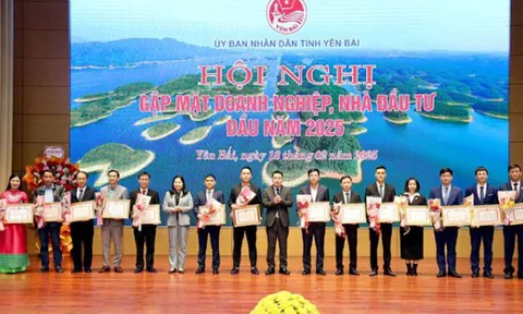 Lãnh đạo Yên Bái cà phê với doanh nhân để hỗ trợ sản xuất