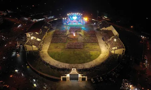 Thị xã Nghĩa Lộ sáp nhập thành 2 phường