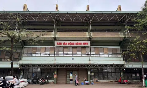 Hình ảnh xuống cấp của sân vận động Đông Kinh trước khi Lạng Sơn chi 500 tỉ đồng xây mới