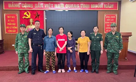 Biên phòng Lào Cai bắt giữ 4 đối tượng vận chuyển ngoại tệ trái phép