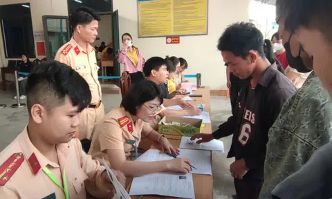 Công an Điện Biên lần đầu tổ chức sát hạch cấp giấy phép lái xe