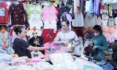 Nhiều ki-ốt chợ trung tâm TP Sơn La hoạt động trở lại