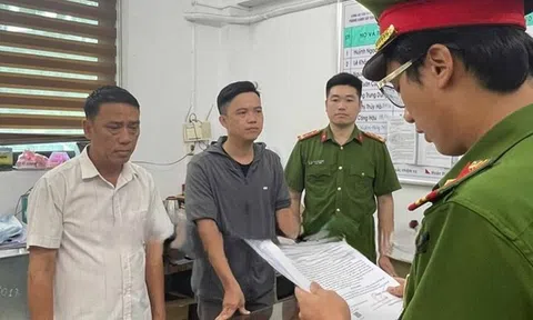 Bắt giám đốc và kế toán công ty khai thác đá ở Hòa Bình