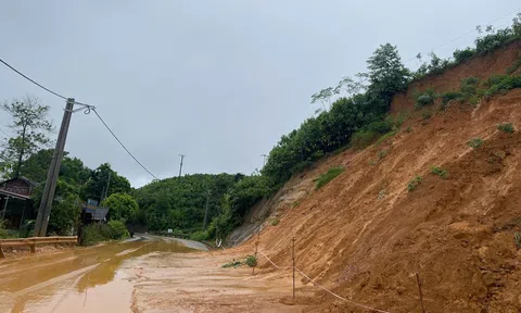 Nhiều tuyến quốc lộ và tỉnh lộ ở Lào Cai bị ngập úng, sạt lở